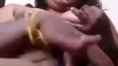 South Indian milf boobs squeezing and black pussy show