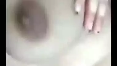 Cute bhabhi in affair with Facebook friend and nude call