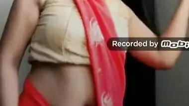 Hot Chubby Girl Deep Open Navel
