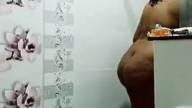 Pregnant Actress Swathi Naidu bathing