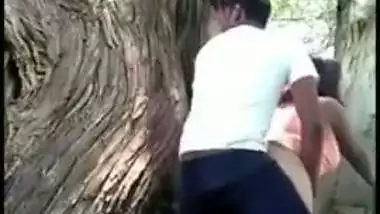 Desi school girl enjoying outdoor sex with BF and caught on XXX cam